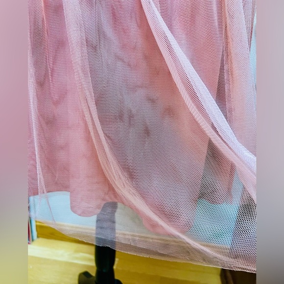 Forever 21 + Plus Sizes Elegant Dusty Pink Lace & Tulle Dress - Picture 8 of 16